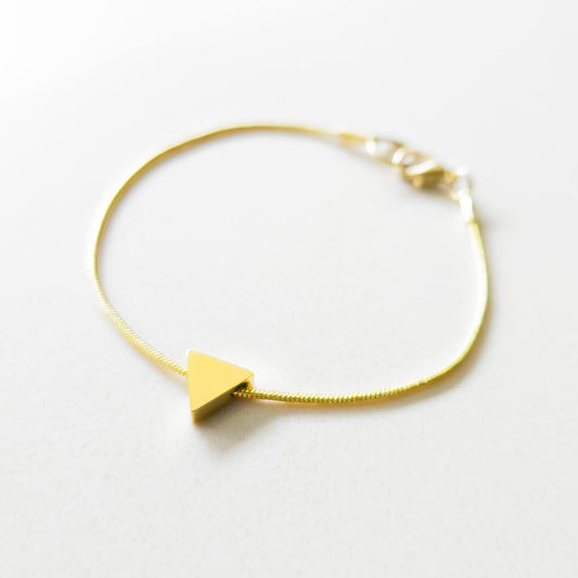 MINI GOLDEN TRIANGLE BRACELET